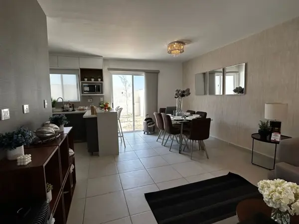 Casa en venta en Portal de las Lomas, Saltillo — foto 3 de 16
