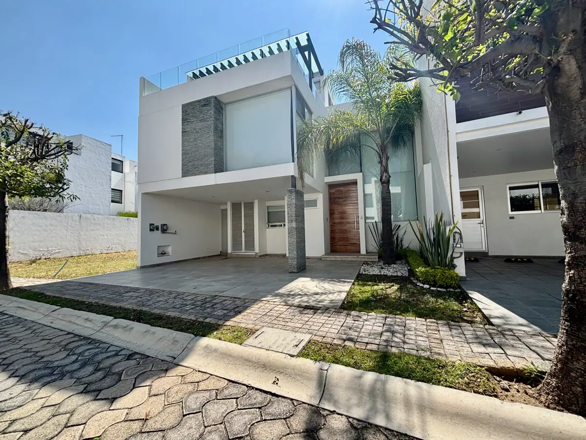 Casa en renta en Lomas de Angelópolis, San Andrés Cholula — foto 1 de 31