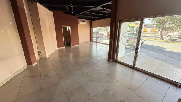 Local en renta en Residencial San Patricio, Saltillo — foto 3 de 6