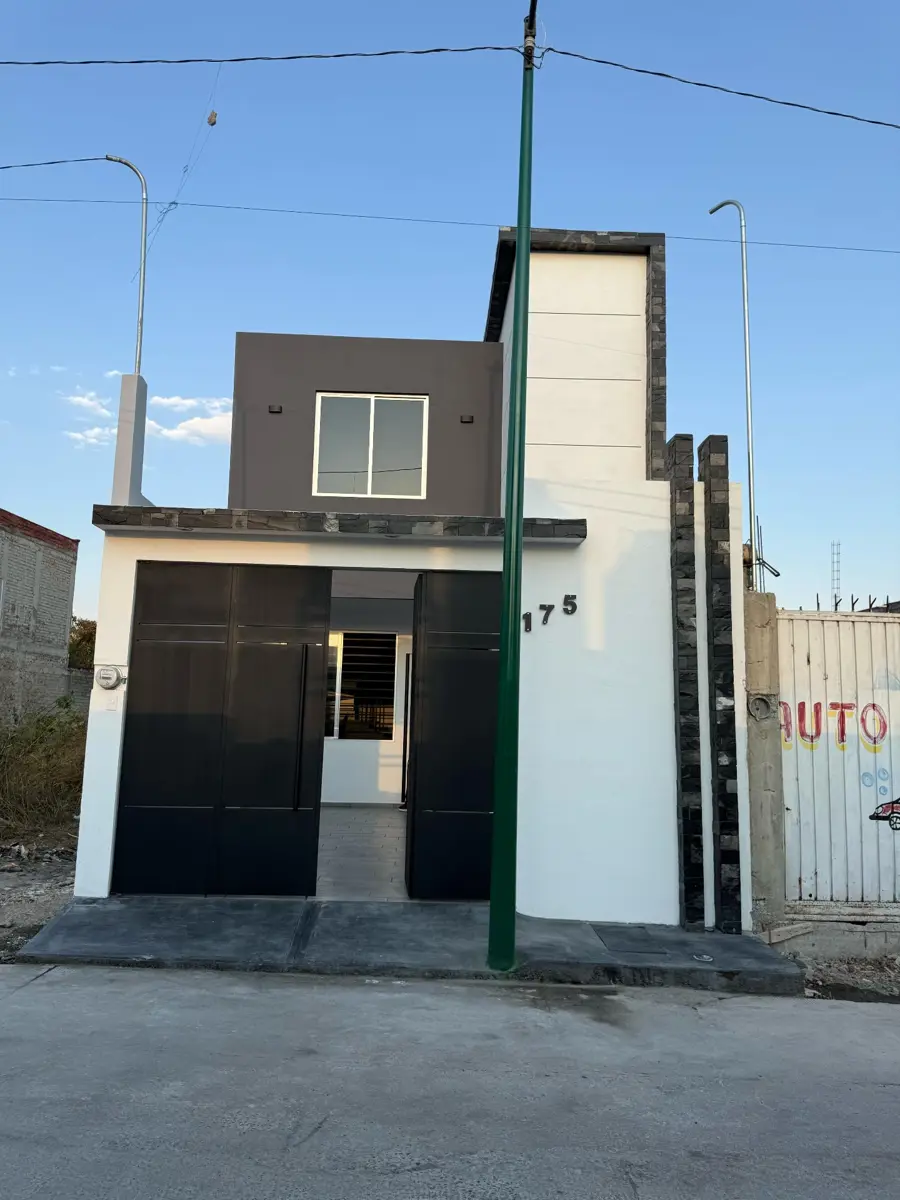 Casa en venta en Niño Artillero, Morelia — foto 1 de 33