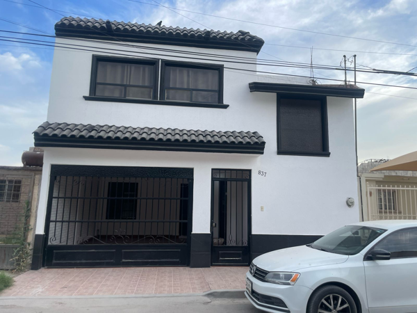 Casa en Renta en Fraccionamiento Roma, Torreón, Coahuila con Amplios Espacios y Excelente Ubicación