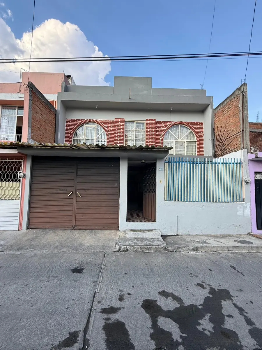 Casa en venta en Adolfo Lopez Mateos, Morelia — foto 1 de 24