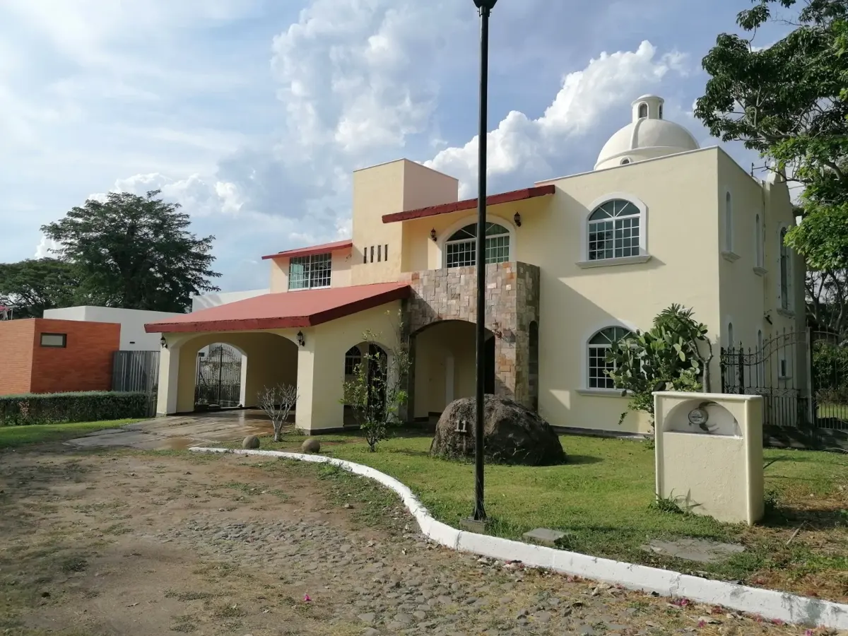 Casa en venta en Campestre Comala, Comala — foto 1 de 55