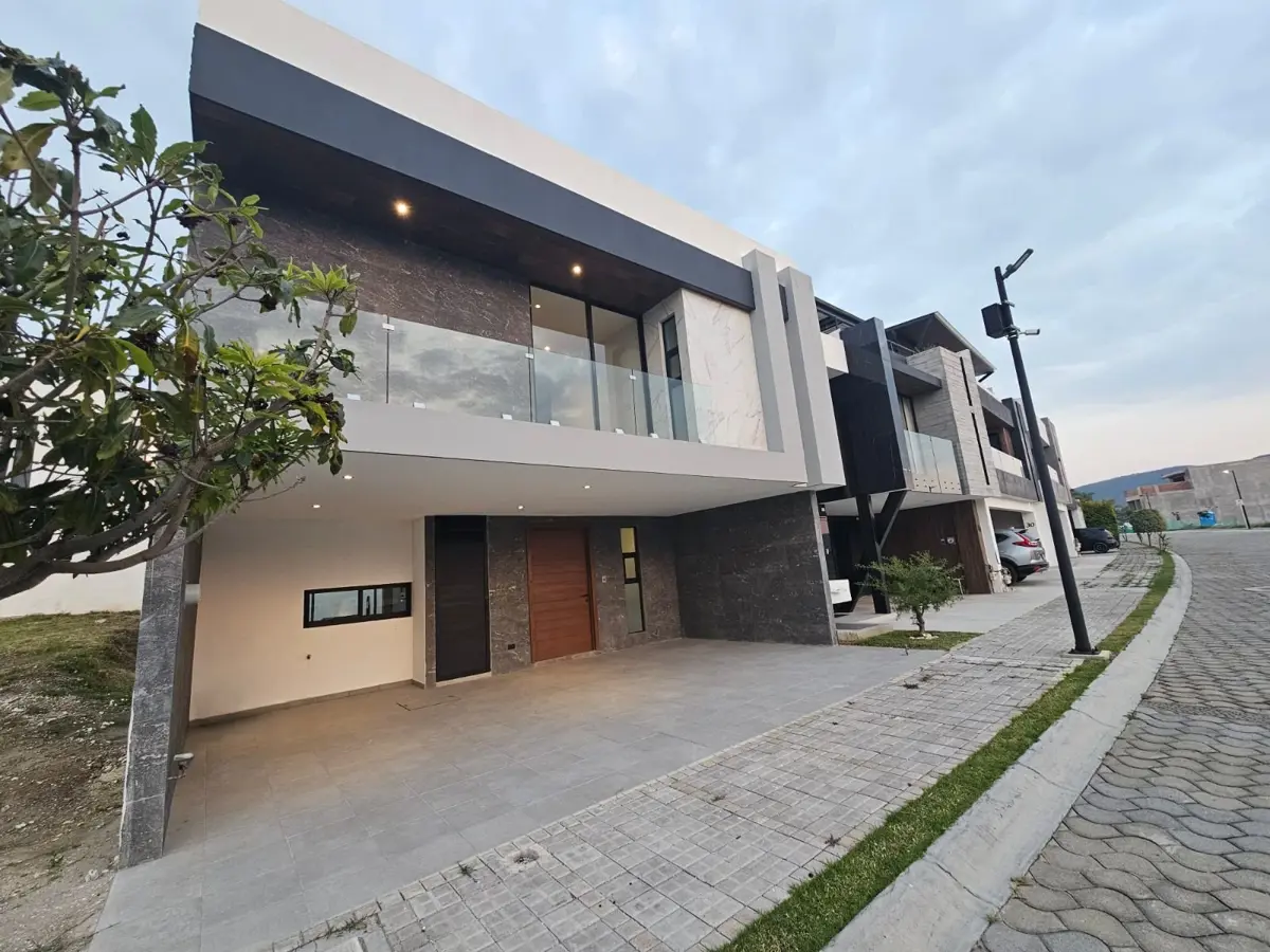 Casa en venta en Lomas de Angelópolis, San Andrés Cholula — foto 1 de 14