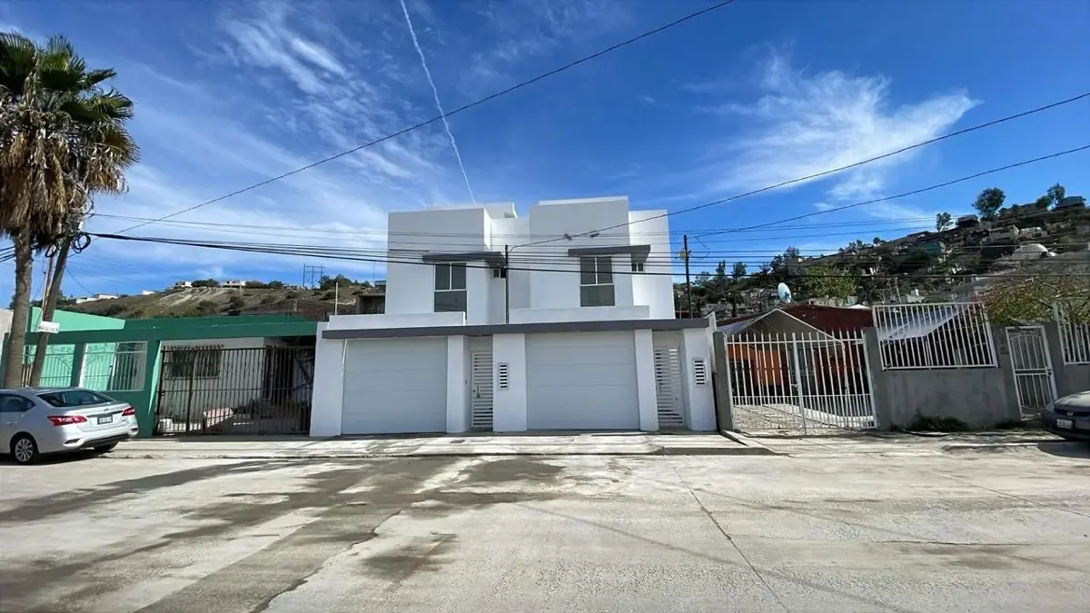 Casa en venta en Rincon Dorado, Tijuana — foto 1 de 13