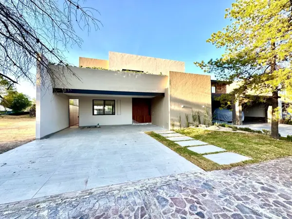 Casa en venta en La Campiña del Bosque, León — foto 2 de 20
