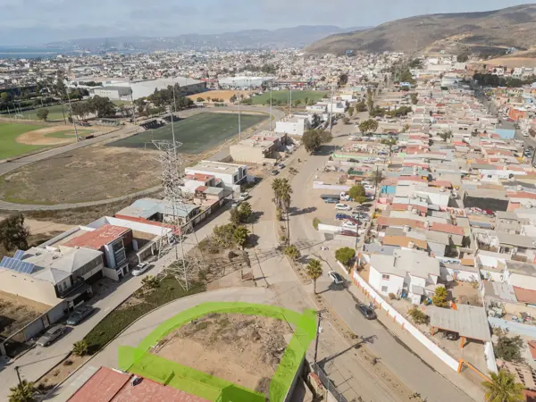 Terreno en renta en Valle Dorado Sección Lagos, Ensenada — foto 2 de 5