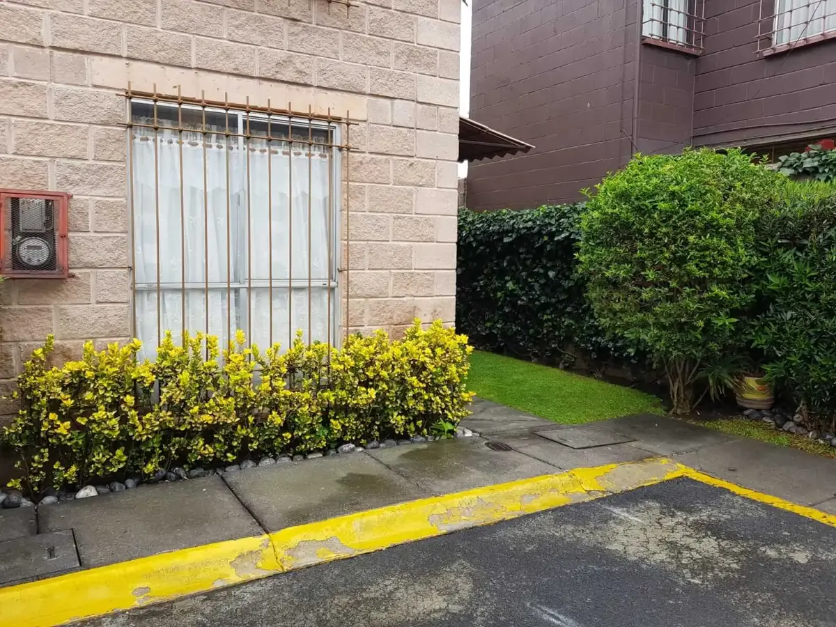 Casa en venta en Hacienda las Palmas I y II, Ixtapaluca — foto 1 de 15