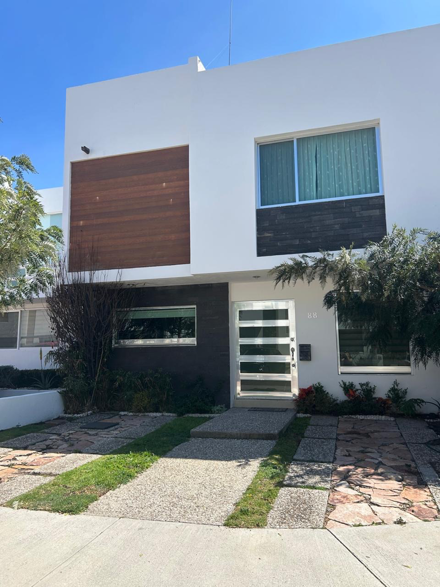 Casa en venta en Cañadas del Lago, Corregidora — foto 1 de 18