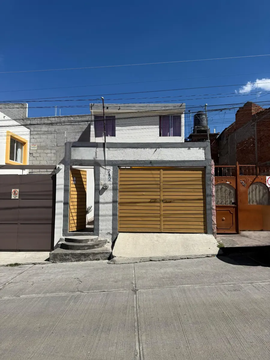 Casa en venta en Primo Tapia, Morelia — foto 1 de 34