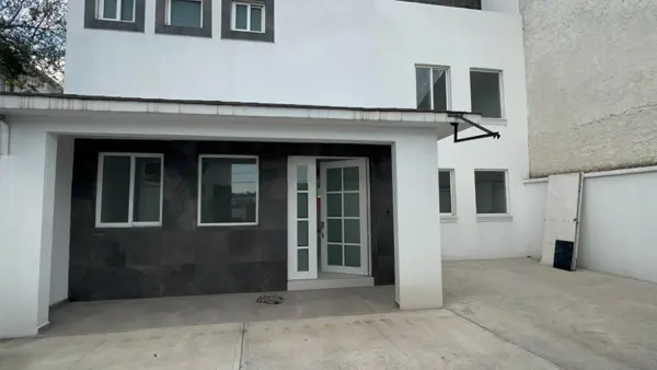 HERMOSA CASA RECIEN REMODELADA LISTA PARA HABITAR CERCA OUTLET LERMA RAPIDA SALIDA A CDMX