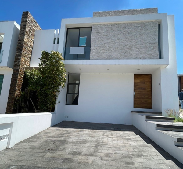 Casa en venta en Montaña Monarca I, Morelia — foto 2 de 37