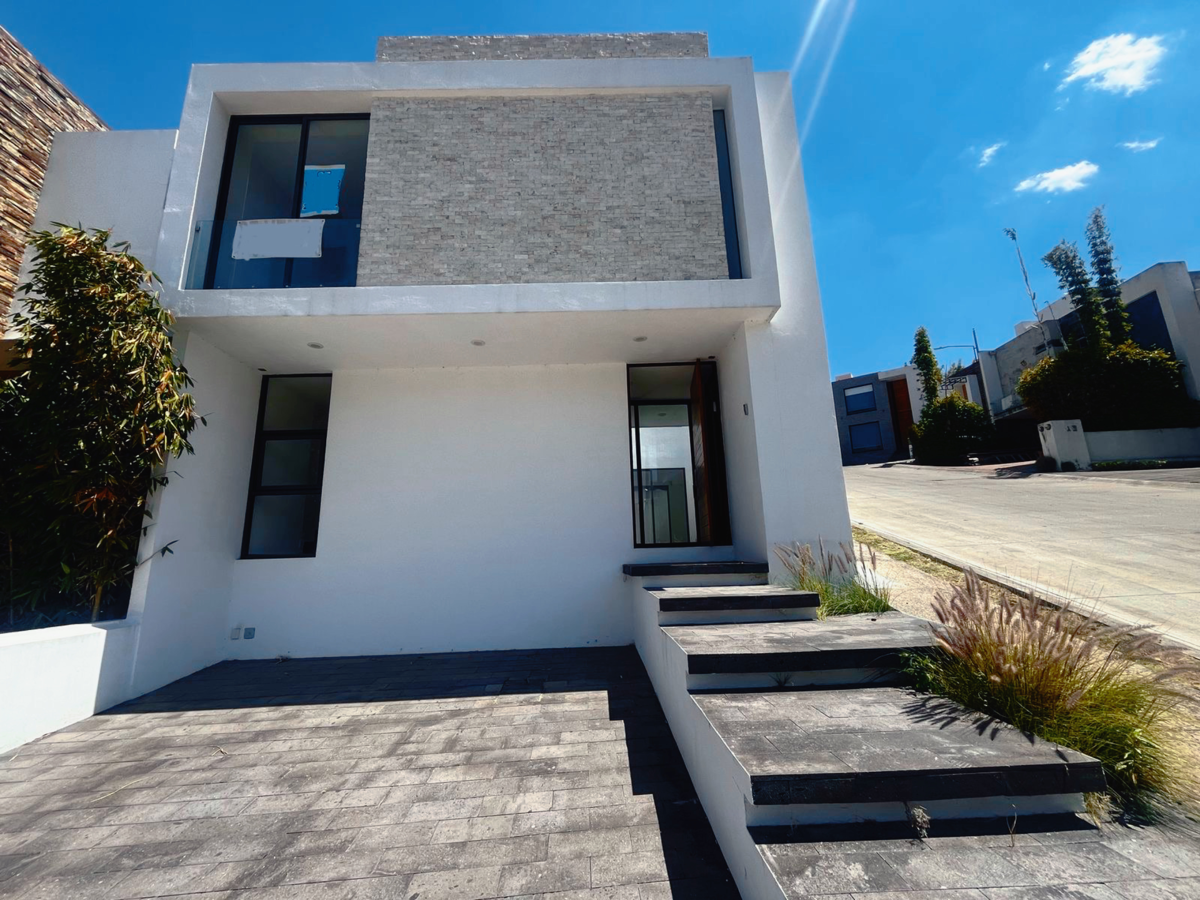 Casa en venta en Montaña Monarca I, Morelia — foto 1 de 37