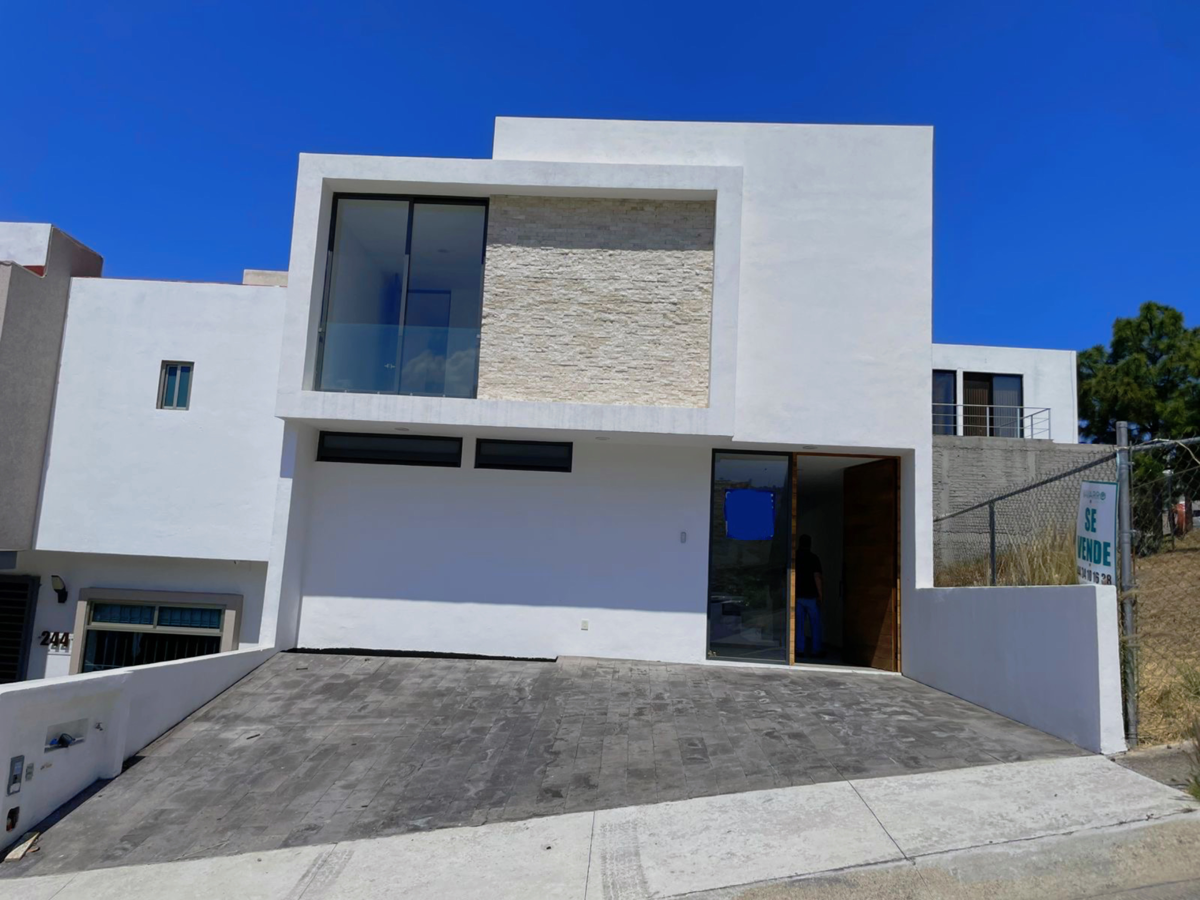 Casa en venta en Montaña Monarca I, Morelia — foto 1 de 29