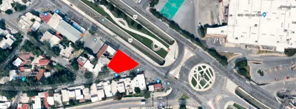 Local en Venta sobre Avenida Lázaro Cárdenas en esquina. Colonia Las Torres, Monterrey, Nuevo León