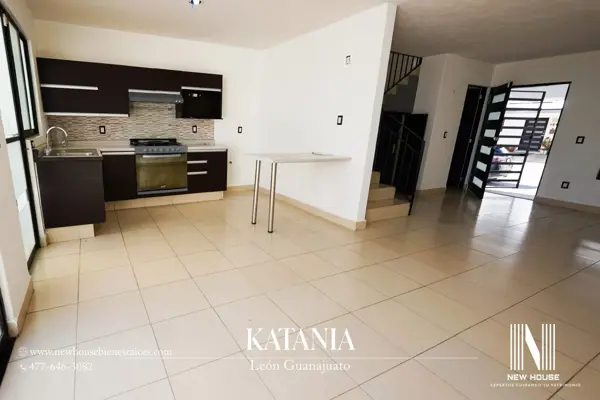 Casa en venta en Katania, León — foto 3 de 10