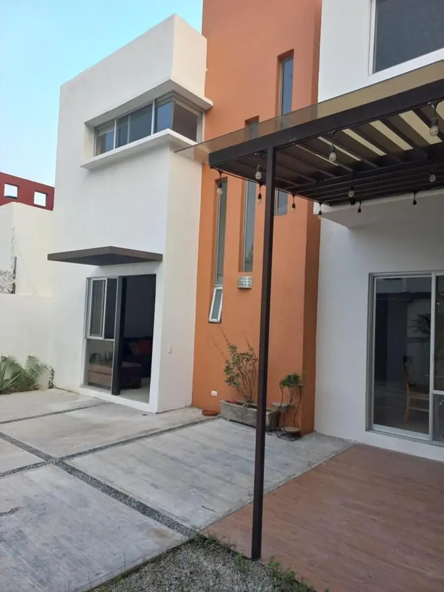 Casa en venta en Lomas de Atzingo, Cuernavaca — foto 1 de 33