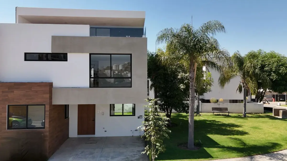 Casa en venta en Lomas de Angelópolis, San Andrés Cholula — foto 1 de 26