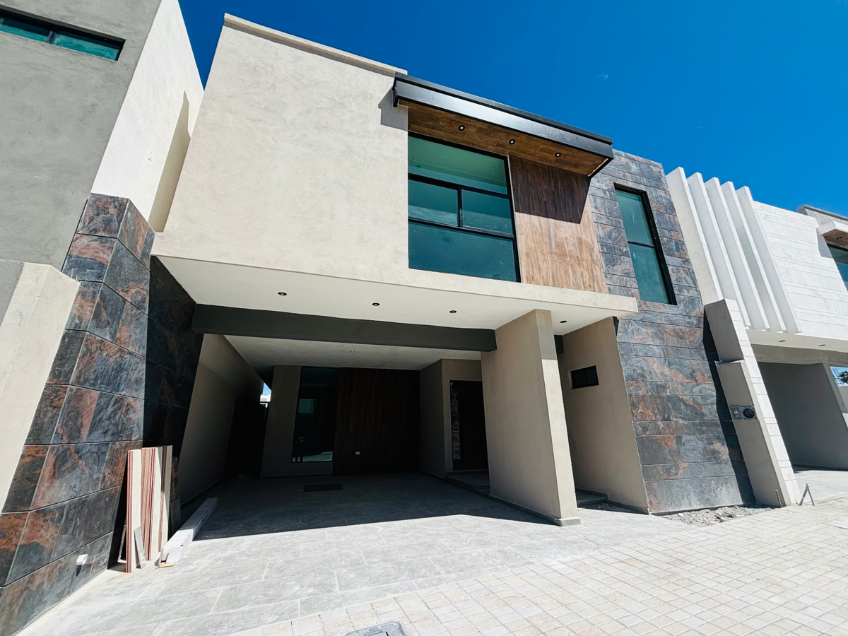 Casa en venta en Privanzas del Campestre, Arteaga — foto 1 de 13