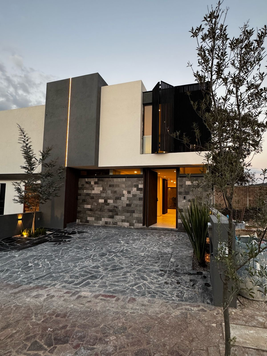Casa en venta en Bosque Monarca, Morelia — foto 1 de 14