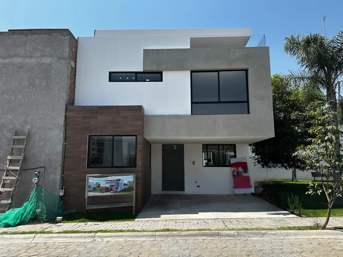 Casa en venta en Lomas de Angelópolis, Ocoyucan — foto 1 de 33