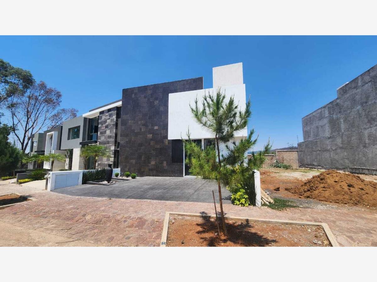 Casa en venta en Bosque Monarca, Morelia — foto 1 de 29