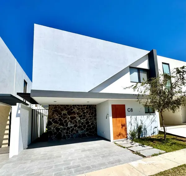 Casa en venta en Paseos del Molino, León — foto 2 de 13