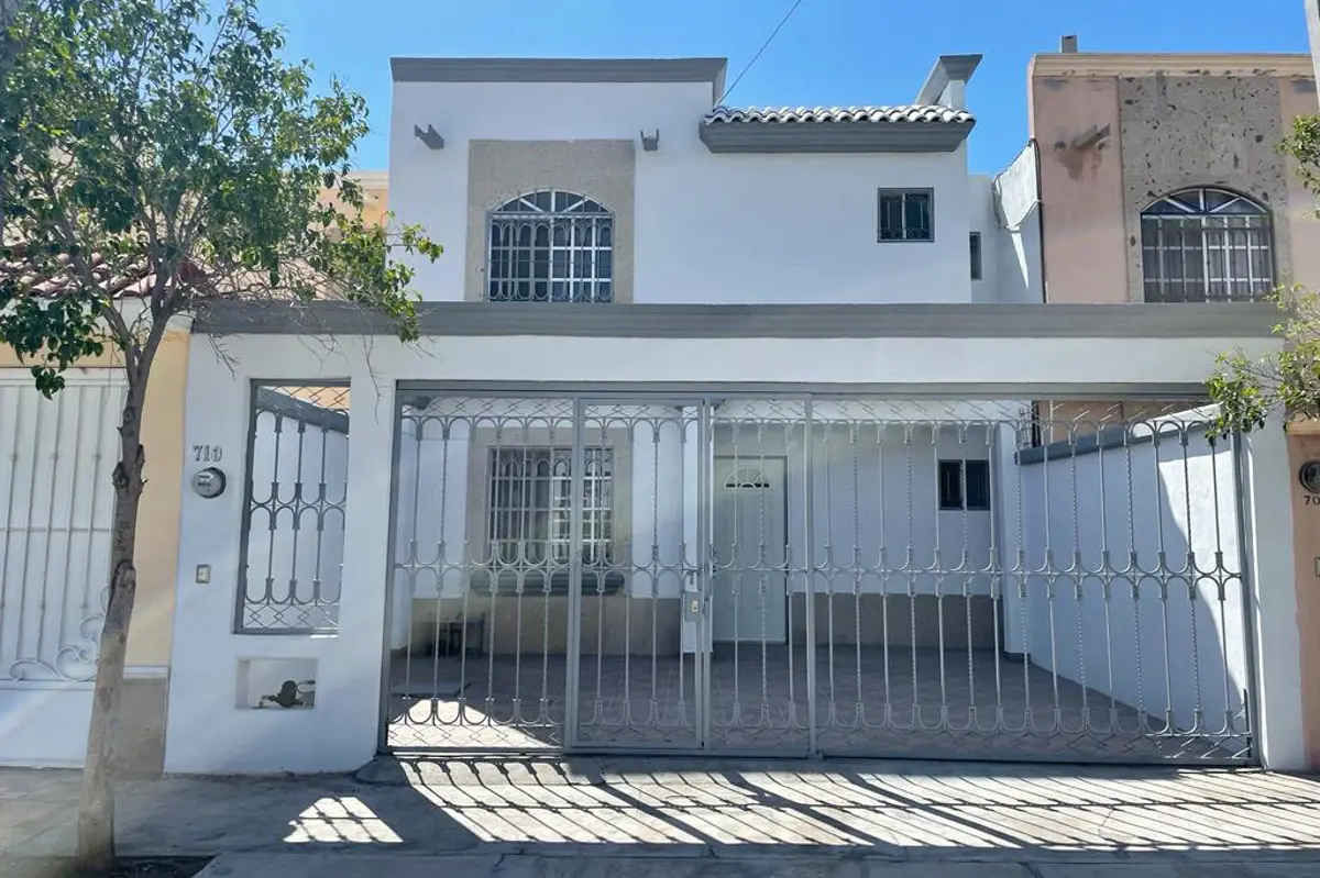 Casa en renta en Lomas del Valle, Ramos Arizpe — foto 1 de 13