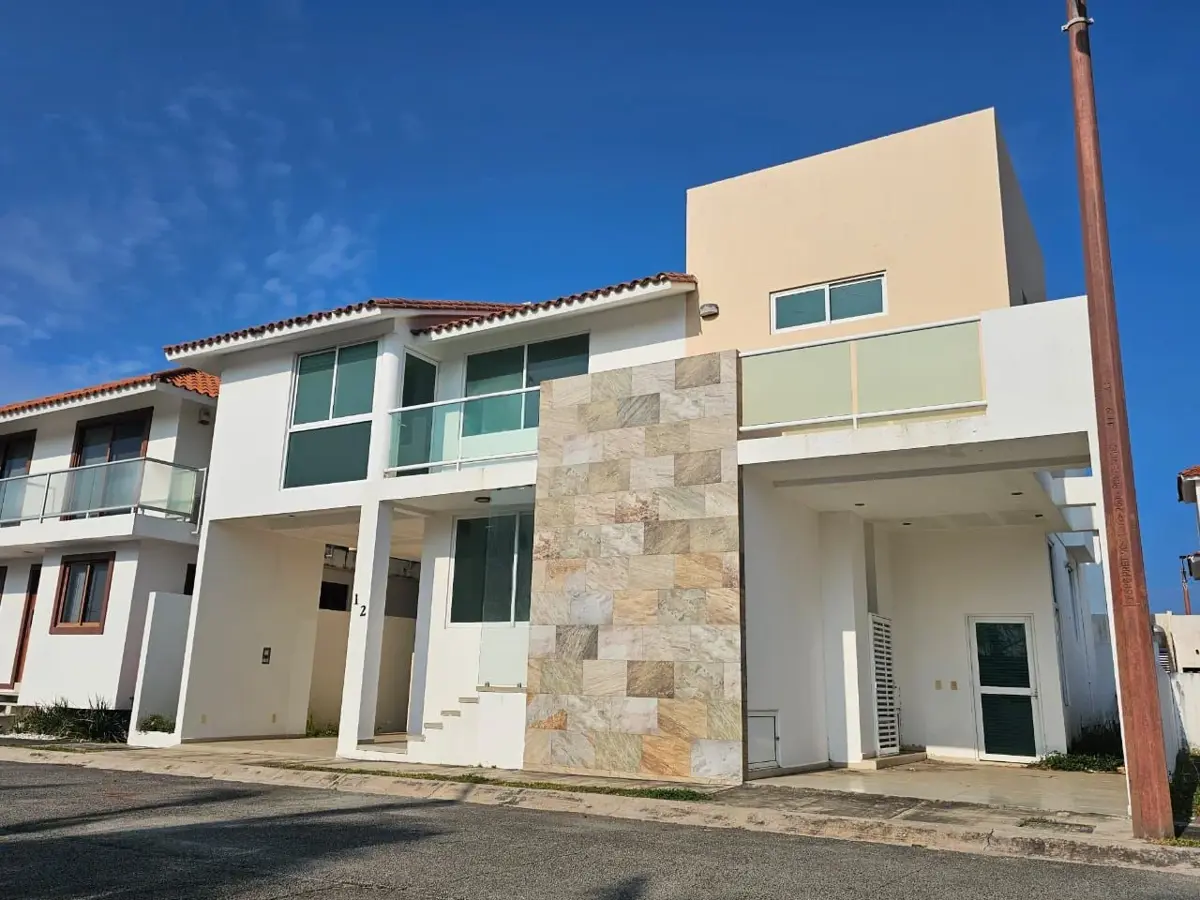 Casa en venta en El Sendero Residencial, Alvarado — foto 1 de 7