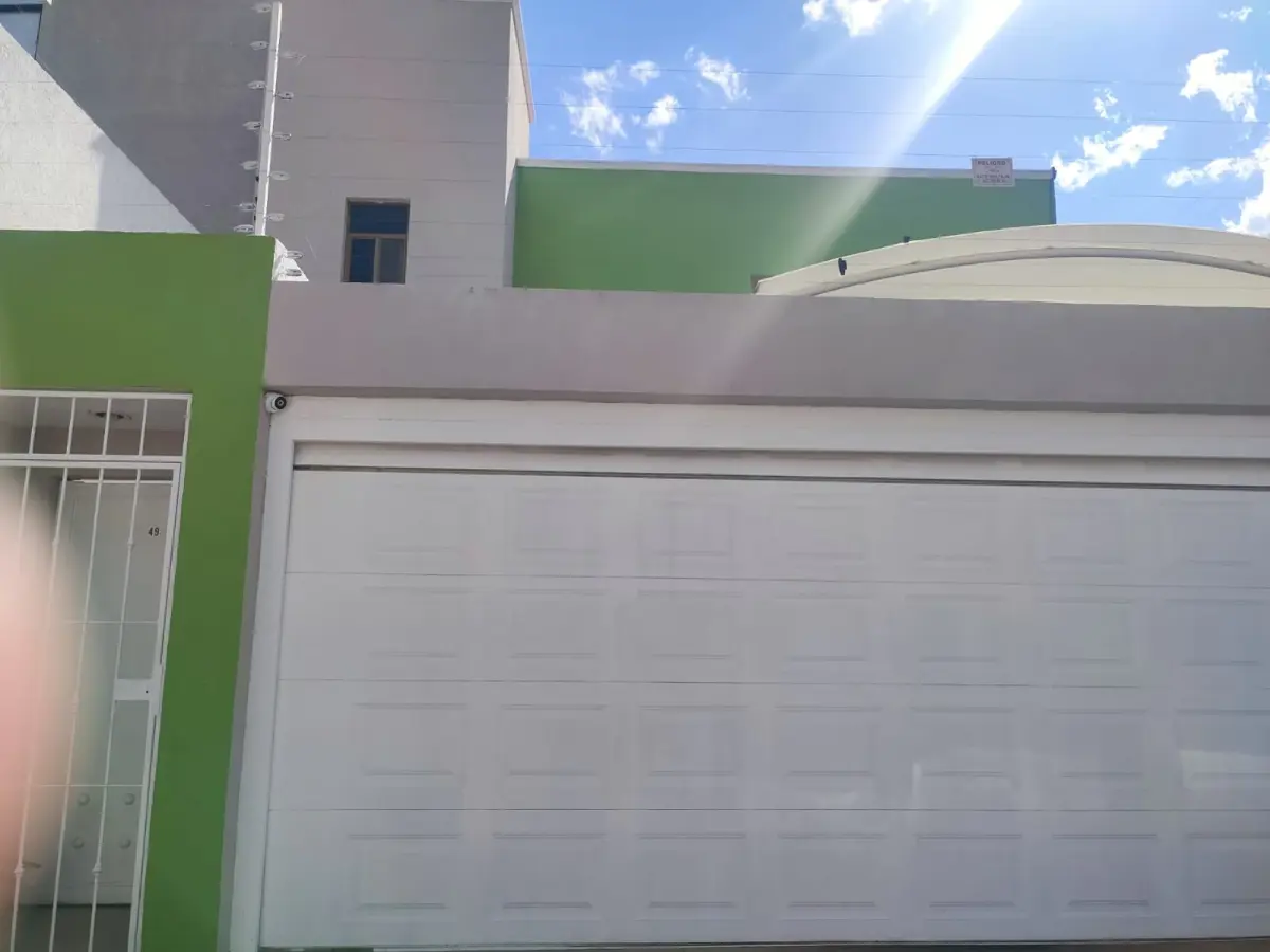 Casa en venta en Ampliación Jardines de Torremolinos, Morelia — foto 1 de 23