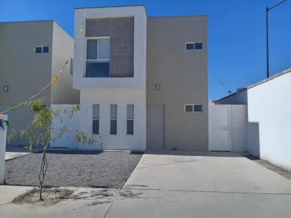 Casa en Venta en Santa Fe, Torreón - Oportunidad en Zona Residencial