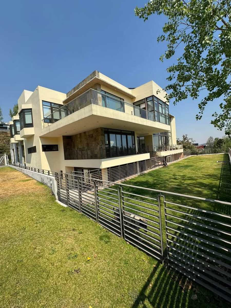 Casa en venta en Bosque Real, Huixquilucan — foto 1 de 51