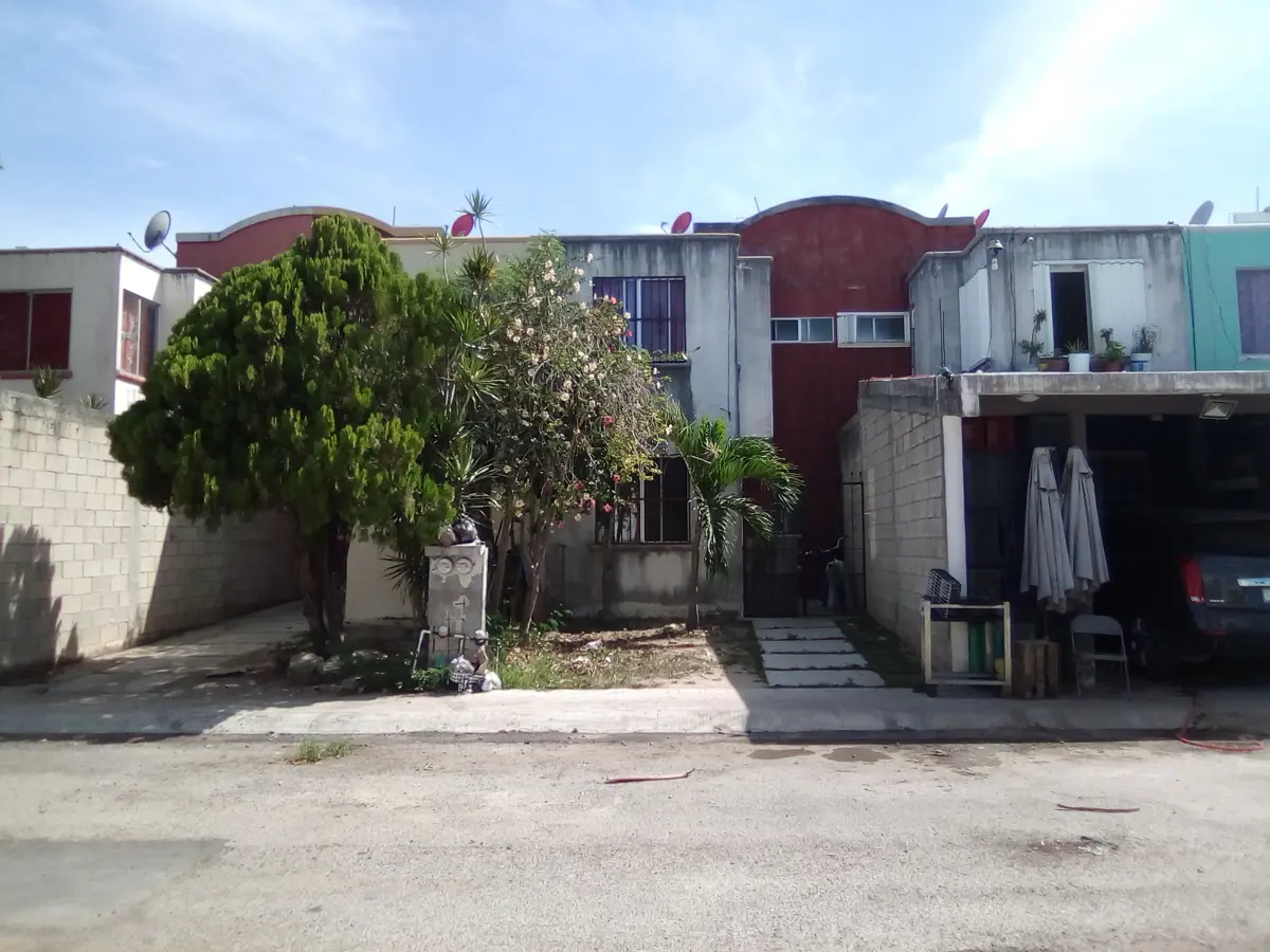 Casa en venta en Galaxia del Carmen I, Solidaridad — foto 1 de 11