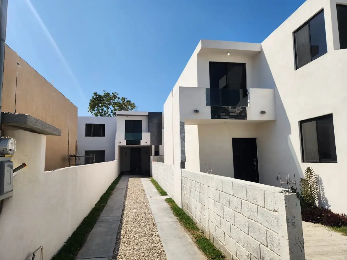 Casa en venta en Jardines de Champayán 1, Tampico — foto 1 de 18