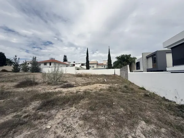 Terreno en venta en Puerta de Hierro, Zapopan — foto 2 de 5