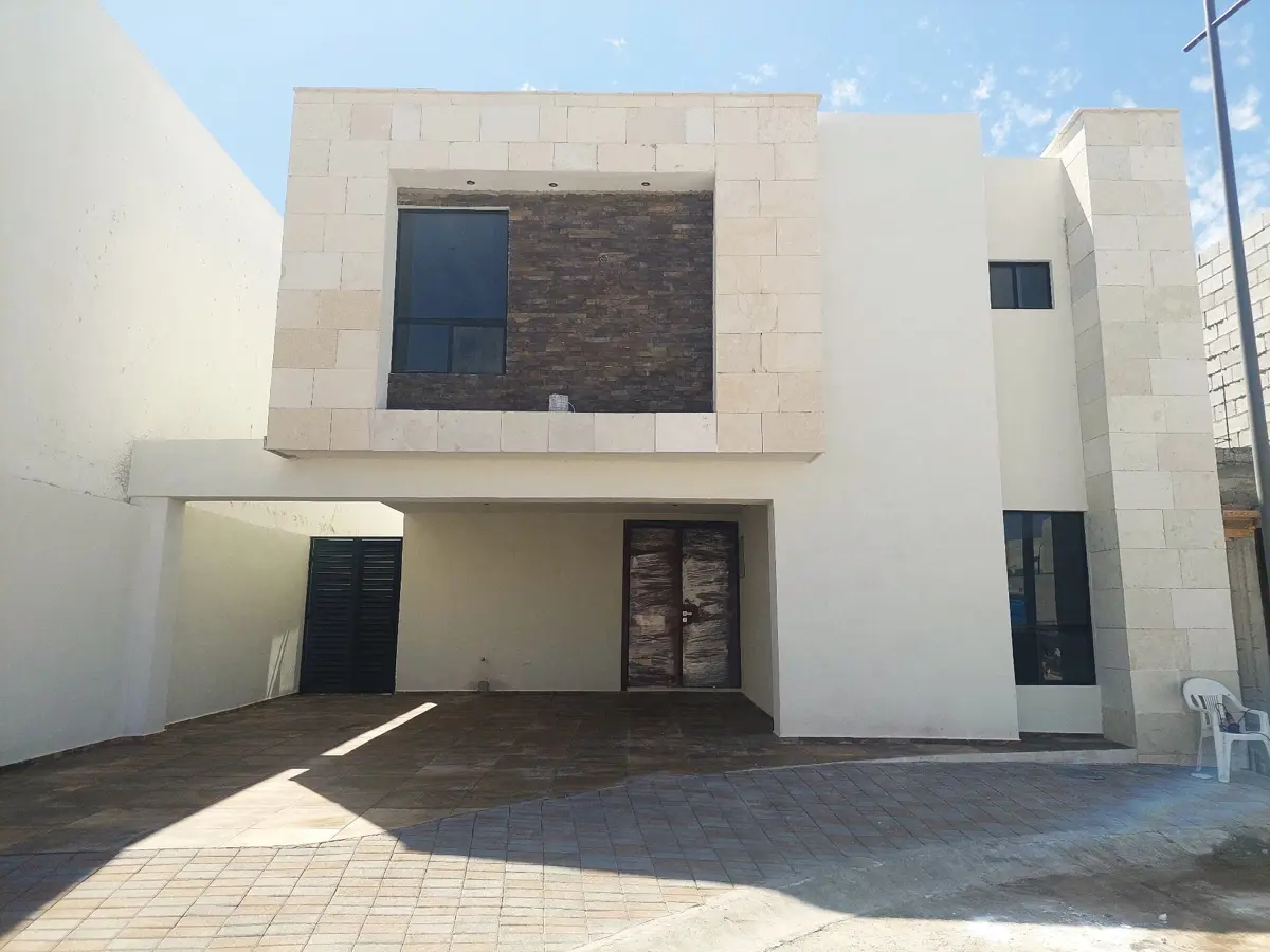 Casa en venta en Privanzas del Campestre, Arteaga — foto 1 de 26