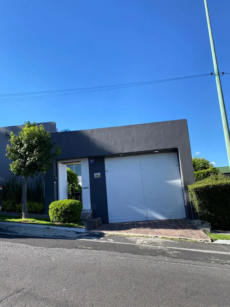 Casa en venta en Bosques de las Lomas, Cuajimalpa de Morelos — foto 1 de 60