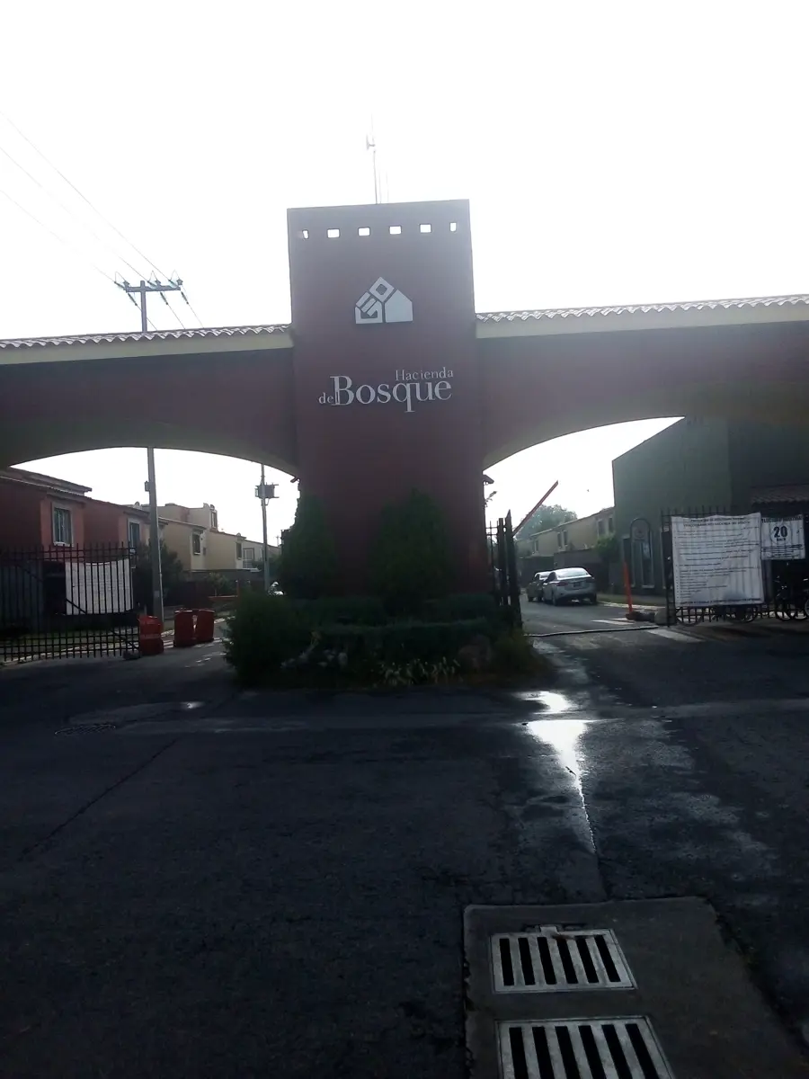 Casa en venta en Hacienda del Bosque, Tecámac — foto 1 de 17
