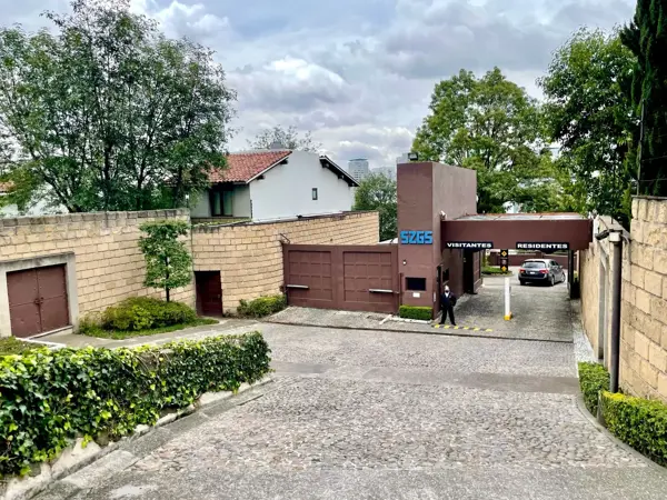 Casa en venta en Lomas Country Club, Huixquilucan — foto 2 de 15