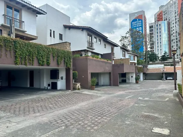 Casa en venta en Lomas Country Club, Huixquilucan — foto 2 de 26