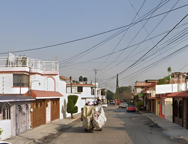 Casa en venta en Bosques del Valle 1a Sección, Coacalco de Berriozábal — foto 2 de 11