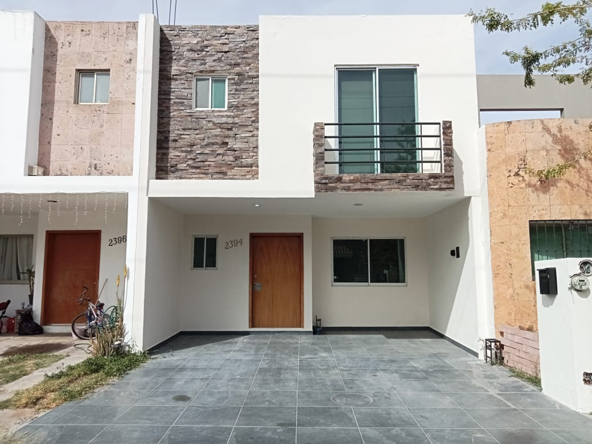 Casa en venta en Jardines Del Valle, Zapopan — foto 1 de 12
