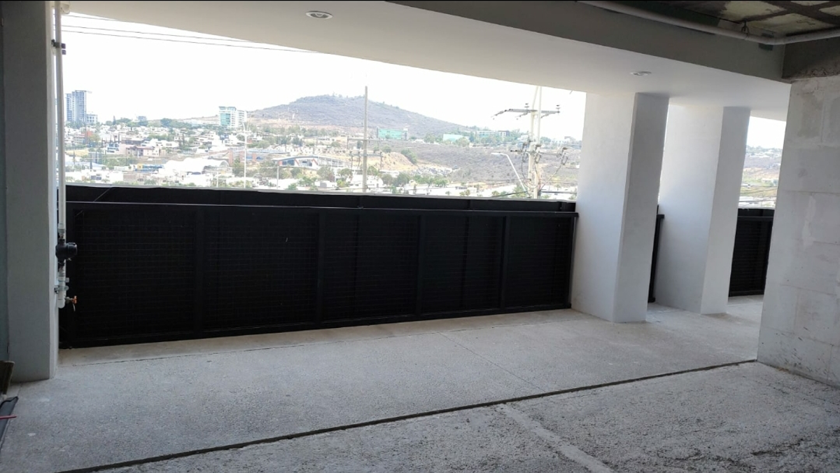 Local en venta en Balcones del Campestre, León — foto 1 de 2