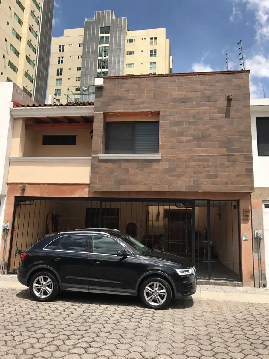 Casa en venta en Fuentes de Angelopolis, San Andrés Cholula — foto 1 de 19