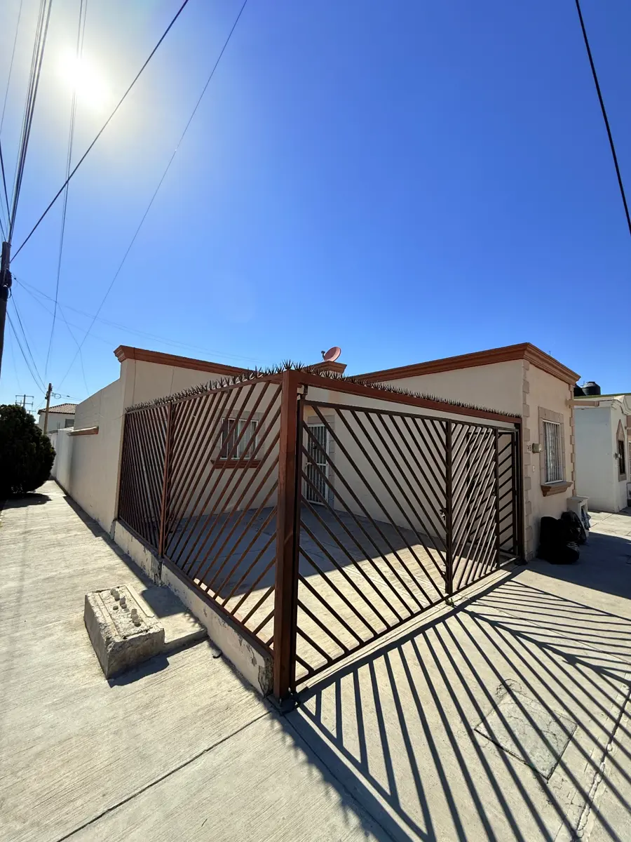 Casa en renta en La Hacienda, Ramos Arizpe — foto 1 de 10