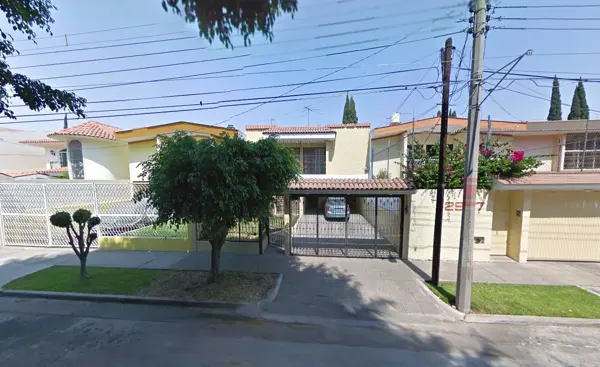 Casa en Bosques de la Victoria Guadalajara Jalisco Remate Bancario