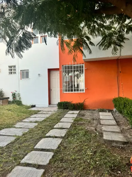 Casa en venta en Chulavista II, Queretaro. Fraccionamiento cerrado