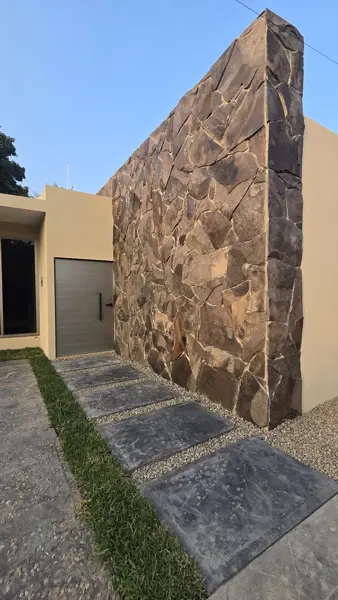 Casa en venta en Los Laureles, Oluta — foto 2 de 16