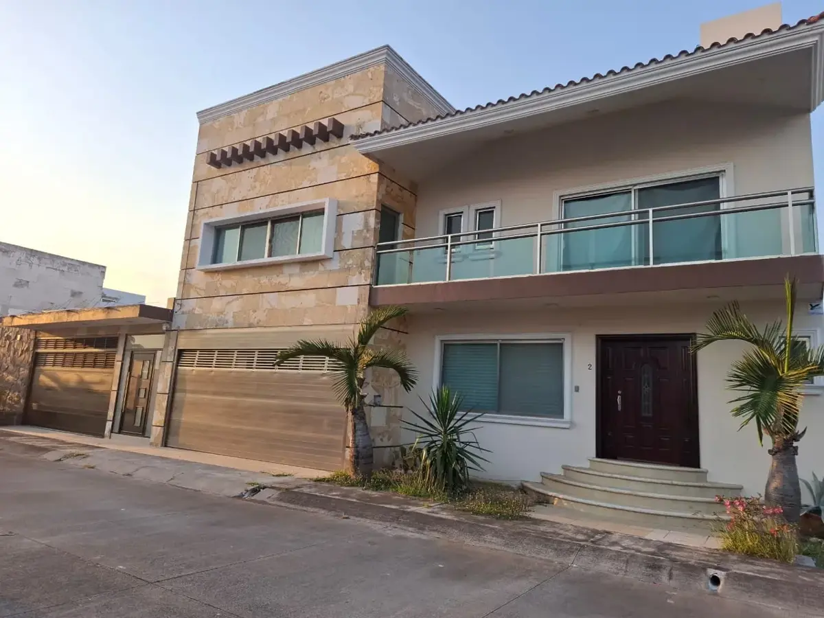 Casa en renta en Las Palmas, Medellín de Bravo — foto 1 de 52
