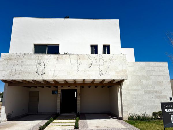 Casa en venta en La Cava, Gómez Palacio — foto 2 de 52